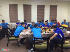 Tuyển Việt Nam gặp sự cố, chờ 4 tiếng mới được nhập cảnh Philippines