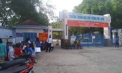 Thầy giáo làm lộ đề thi từng kiểm tra 15 phút trùng với bài tại lớp học thêm