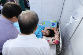 Tìm kiếm cánh tay bị đứt dưới vực đèo Hải Vân để ghép nối cho nữ sinh 20 tuổi