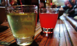 Uống rượu ngâm mật động vật: Lợi bất cập hại