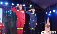 Nữ sinh ĐH Phòng cháy chữa cháy khoe dáng chuẩn trong trang phục ngành
