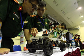 Vì sao Học viện Kỹ thuật Quân sự vô địch cuộc thi xe không người lái?