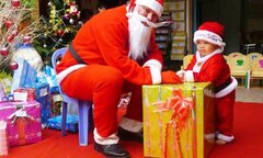 Món quà Giáng sinh cho bé phù hợp nhất với lứa tuổi