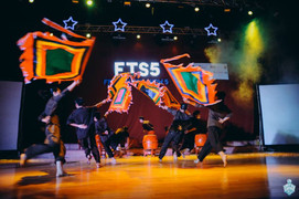 Nhái hot show truyền hình, sinh viên khoe tài năng khiến khán giả cười vỡ bụng