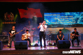 Ảnh: Học viên An ninh ‘cháy’ hết mình trong đêm Guitar show chào tân sinh viên D50