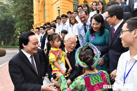 Ảnh: Tổng Bí thư, Chủ tịch nước Nguyễn Phú Trọng gặp mặt học sinh, sinh viên xuất sắc