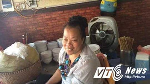 Chủ quán 'bún chửi' Hà Nội lên CNN: 'Tôi sẽ tặng lại nghề cho con dâu'