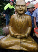 Nguồn gốc bất ngờ về pho tượng lạ dưới đầm nuôi tôm