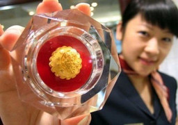 Tận mắt những loại bánh Trung thu siêu đắt đỏ