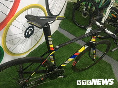 Xe đạp carbon siêu nhẹ giá 347 triệu đồng ở Hà Nội