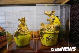 Giáp Tết Canh Tý, khách lùng mua 'chuột sa chĩnh gạo' độc đáo cầu may