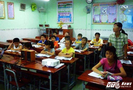 Cấm dạy thêm ở trường: Hơn 290.000 học sinh TP.HCM sẽ học ở đâu?