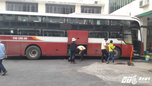 Bãi xe 'lậu' ngang nhiên hoạt động trước mắt Sở GTVT TP.HCM