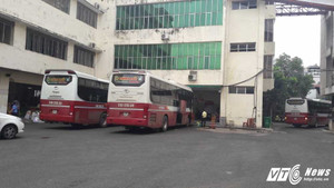 Bãi xe lậu ngang nhiên hoạt động trước mắt, Sở Giao thông TP.HCM cho là có lỗi của Sở Kế hoạch & Đầu tư