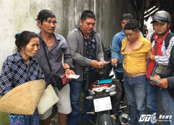 Hiệp sỹ tóm gọn kẻ lừa lấy vé số người nghèo khổ bán dạo
