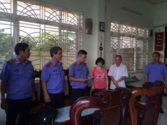 Bắt giam một chi cục trưởng thi hành án dân sự huyện