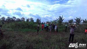 Phát hiện xác cụ bà đang phân huỷ trên suối