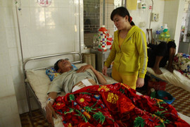 Tự đâm vào người giả bị cướp, chiếm đoạt 50 triệu đồng tiền lương