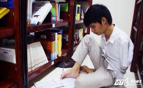 Chàng trai không tay đỗ hai trường đại học, mệnh danh là Nick Vujicic Việt Nam