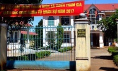 Cách chức 2 chủ tịch xã quan hệ bất chính