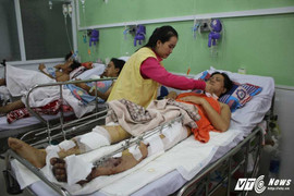 Tâm sự nghẹn ngào của nữ sinh sắp phải nghỉ học, kiếm tiền chữa bệnh cho mẹ