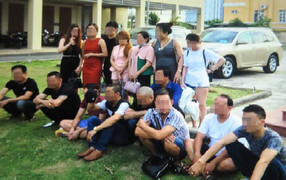 Hàng chục dân chơi tìm đường tháo chạy sau 'tiệc ma túy đá'