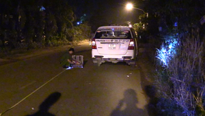 Rút dao kề cổ tài xế taxi cướp tài sản trong đêm