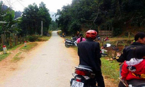 Đi chơi Tết, hoảng hồn phát hiện thi thể người phụ nữ treo cổ bên bìa rừng