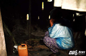 Người đàn bà 20 năm bị đám trai làng làm nhục, sinh 7 đứa 'con hoang'