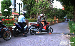 Barie trên phố Sài Gòn đã bị 'vô hiệu hóa' thế nào?