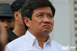 Dẹp cướp vỉa hè: Ông Đoàn Ngọc Hải xuống đường với mái tóc bạc trắng, nét mặt trầm tư