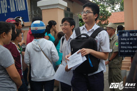 Thi tuyển sinh vào lớp 10 ở TPHCM: Đề môn Tiếng Anh 'dễ thở', thí sinh tự tin đạt điểm cao