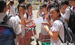 Thi tuyển sinh lớp 10 tại TP.HCM: Học sinh nhăn nhó, than đề toán quá 'khó nhằn'