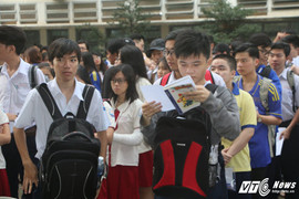 Thi THPT quốc gia 2017: 'Con áp lực đã đành, cha mẹ còn hồi hộp hơn cả đi thi'