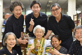 Cụ bà hoàn thành giấc mơ cử nhân ở tuổi 91