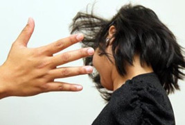 Clip học sinh bị cô giáo tát liên tục 40 cái vào mặt gây phẫn nộ