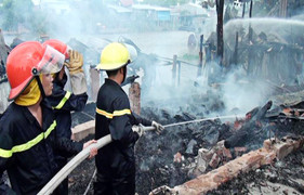Chủ nhà đi vắng, 4 căn nhà ở An Giang cháy ra tro