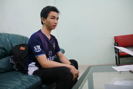 Tân sinh viên khiếm thị được trường cấp học bổng toàn phần, tặng máy tính xách tay