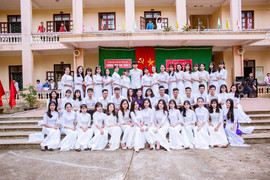 Lớp học trường làng có 4 thủ khoa và hàng chục thí sinh đỗ cao ở các đại học danh tiếng