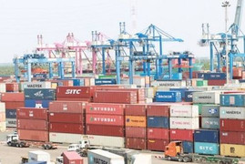 5.000 container hàng phế liệu đang tồn đọng ở cảng biển