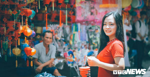 Ảnh: Thiên đường lồng đèn tấp nập du khách trước Tết Trung thu ở TP.HCM