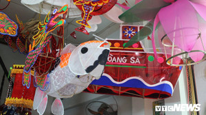 Ảnh: Gia đình nghệ nhân 3 đời làm đèn lồng khổng lồ ở TP.HCM