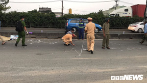 Xe tải tông 3 xe máy trên Quốc lộ 1A, 5 người thương vong