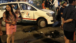 Ảnh: Hiện trường nữ tài xế ô tô BMW tông hàng loạt xe máy, người chết, bị thương nằm la liệt