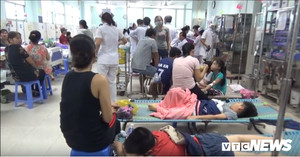 Hơn 30 trẻ nhập viện nghi bị ngộ độc thực phẩm ở TP.HCM