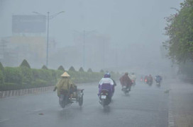 Vì sao TP.HCM mưa dông lớn kèm sấm sét vào trái mùa?