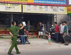 Giật dây chuyền vàng rồi bỏ chạy, nữ quái bị bắt vì xe máy không nổ