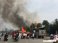 Cháy lớn ở Đồng Nai, nhiều ngôi nhà bị thiêu rụi