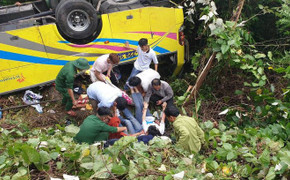 Xe khách chở sinh viên, giảng viên lao xuống vực ở Hải Vân: Tài xế khai gì?