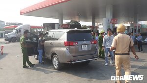 Lại phát hiện tài xế dương tính với ma túy, tàng trữ kiếm tự chế ở TP.HCM